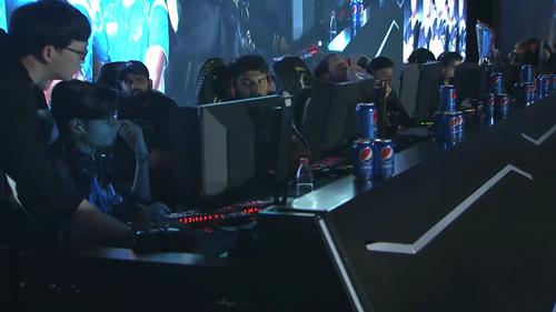 世联赛疯狂夜：巴西逆转日本，意大利横扫，冠军归属难料