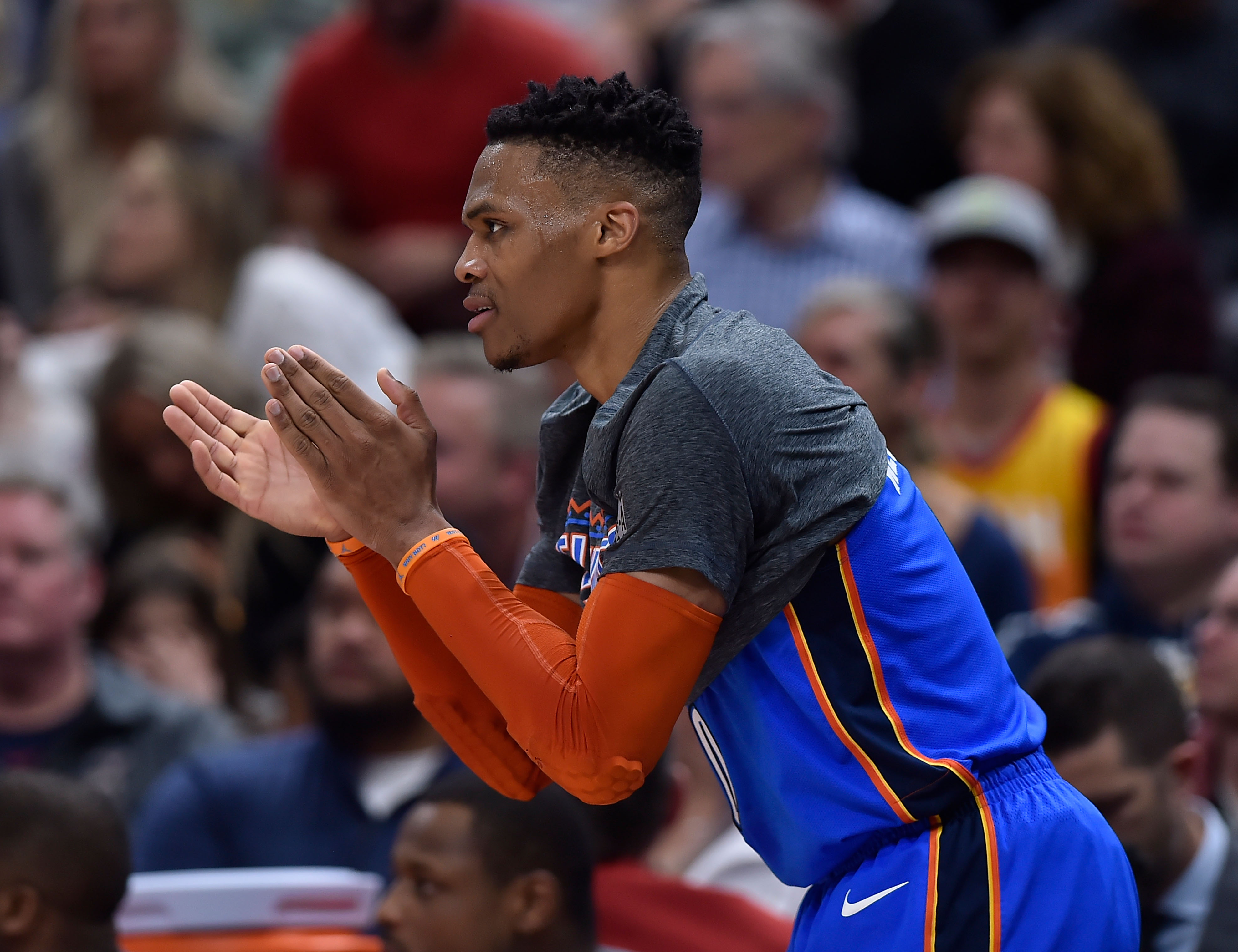 冠首轮比赛 冠首轮比赛